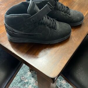 Fila Black High-Top Sneakers Sleek Design